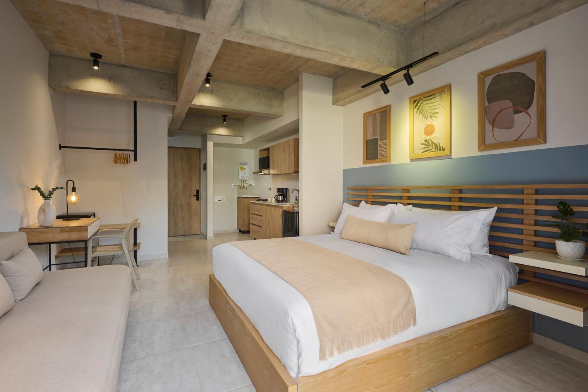 30 Living Suites Medellin Exterior photo