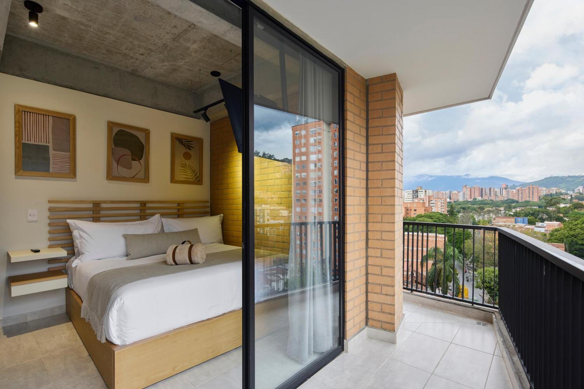 30 Living Suites Medellin Exterior photo